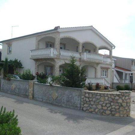Apartmani Stjepan Veselko Vir Exterior foto