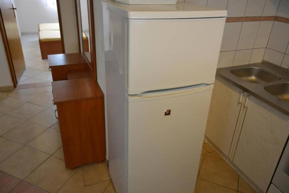 Apartmani Stjepan Veselko Vir Exterior foto